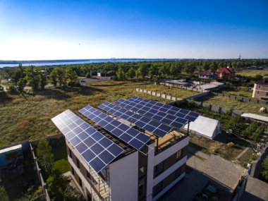 Фотографія Дахові сонячні електростанції для приватного використання
